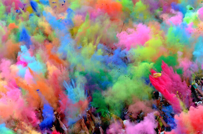 Colored_powder_throw